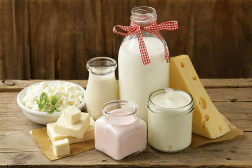 Bổ sung sữa và các chế phẩm từ sữa hạn chế cứng khớp ngón tay
